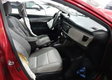 2015 Toyota Corolla Le z USA, uszkodzony, nr VIN 5YFBURHE5FP315537